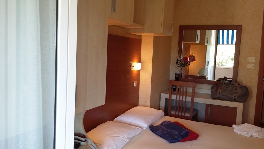 Hotel Condor Milano Marittima Buitenkant foto
