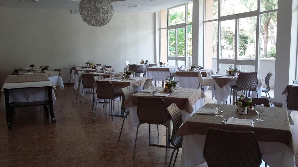 Hotel Condor Milano Marittima Buitenkant foto
