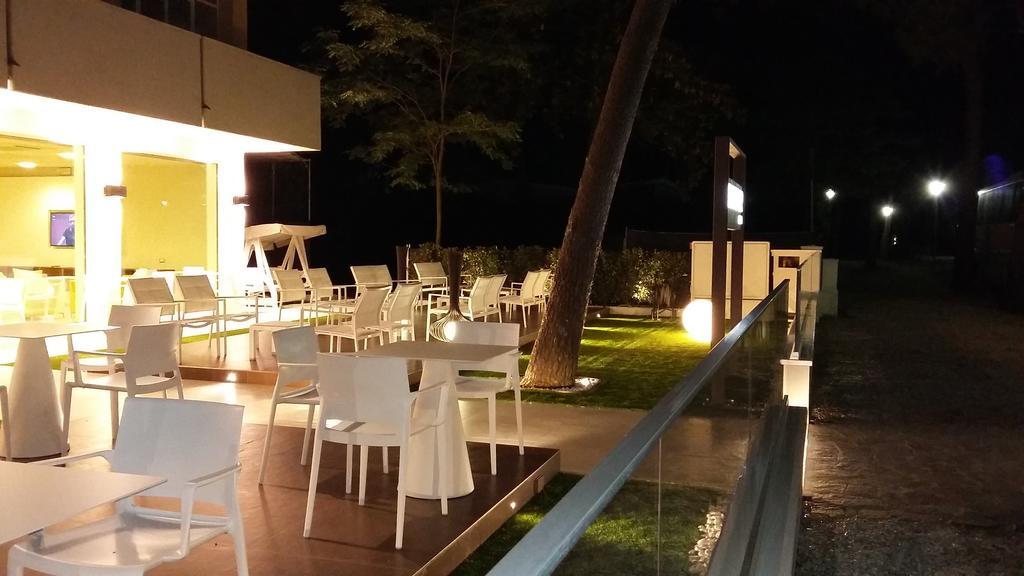 Hotel Condor Milano Marittima Buitenkant foto