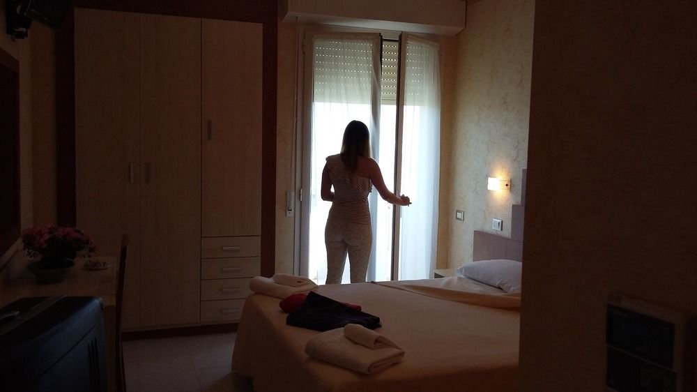 Hotel Condor Milano Marittima Buitenkant foto