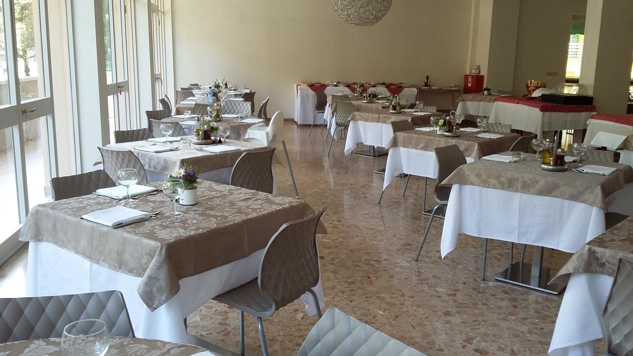 Hotel Condor Milano Marittima Buitenkant foto