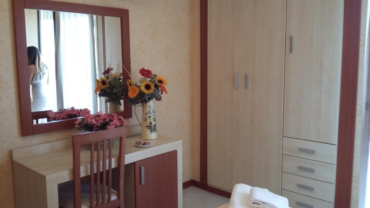 Hotel Condor Milano Marittima Buitenkant foto