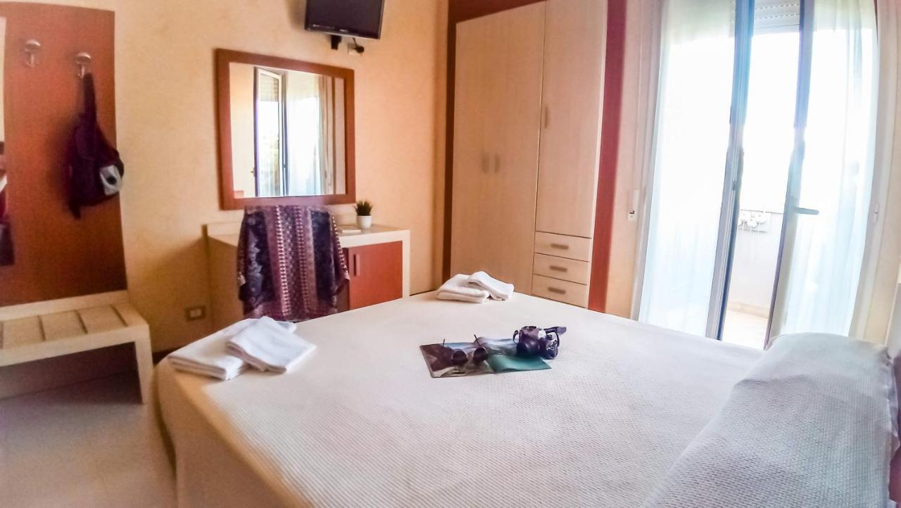 Hotel Condor Milano Marittima Buitenkant foto